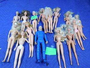 lot 247 image: 1966, 1978, 1985, 1981 barbies and 1 Gen. George Custard doll and more