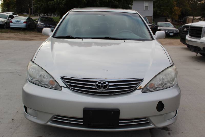 2006 Toyota Camry XLE 4dr Sedan