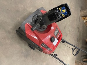 Power Clear 518 ZE 18 in. Single-Stage Gas Snow Blower  Customer return see pictures