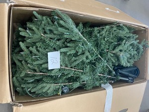 Home Decorators Collection 7.5 ft Carriage Fraser Fir LED Pre-Lit Artificial Christmas Tree with 1,000 Color Changing Mini Lights Customer return see pictures