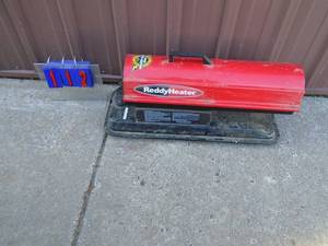 40000 kerosene redi heater. Looks lightly used. Tested & works. As shown.