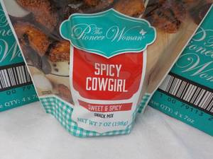 8 x 7 oz The Pioneer Women Spicy Cowgirl Snack Mix best date 092023