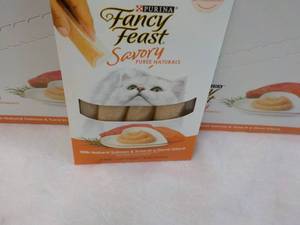 15 ct Purina Fancy Feast Savory Cat Treats Natural Salmon and Tuna in a Demi Glaze best date 082023 Retail $3 each