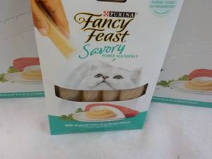 15 ct Purina Fancy Feast Savory Cat Treats Natural Tuna in a Demi Glaze best date 082023 Retail $3 each