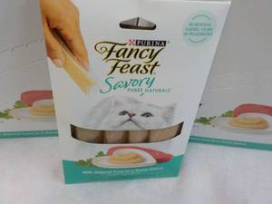 15 ct Purina Fancy Feast Savory Cat Treats Natural Tuna in a Demi Glaze best date 082023 Retail $3 each