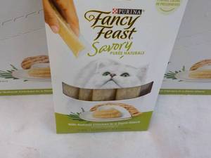 15 ct Purina Fancy Feast Savory Cat Treats Natural Chicken in a Demi Glaze best date 082023 Retail $3 each