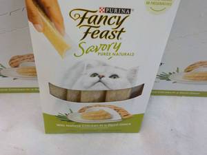 15 ct Purina Fancy Feast Savory Cat Treats Natural Chicken in a Demi Glaze best date 082023 Retail $3 each