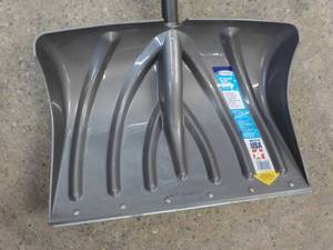 Suncast 18 Combo Snow Shovel and Pusher- made in USA