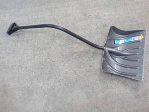 Suncast 18 Combo Snow Shovel and Pusher- made in USA