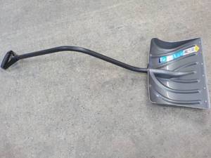 Suncast 18 Combo Snow Shovel and Pusher- made in USA
