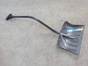 Suncast 18 Combo Snow Shovel and Pusher- made in USA