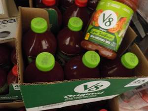 6 - 46 oz V8 Low Sodium Vegetable Juice best date 11302023