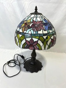 Nice Tiffany Style Victorian Design Table Lamp (19 Tall) (Shade is 12 Wide)