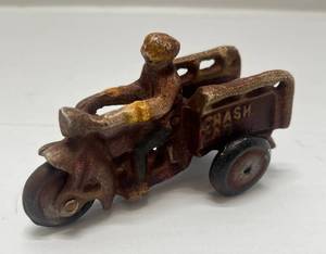 lot 140 image: Vintage Cast Iron Crash Car Motorcycle 4 14 (Back Axle Bent 1 Tire Loose)
