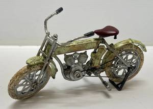 lot 141 image: Vintage Xonex International Cast Iron Harley Davidson Motorcycle 9 12 Long (REALLY COOL)