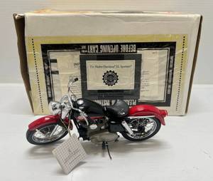 lot 145 image: Franklin Mint Die-Cast 1957 Harley-Davidson XL Sportsters In Original Box