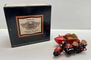 lot 148 image: Die-Cast 1933 Harley-Davidson Motorcycle Sidecar Bank Limited Edition (In Original Box)