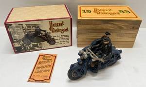 lot 154 image: 1996 Xonex Harley -Davidson Cast Iron Blue Motorcycle With Sidecar 1928 Replica Wooden Crate NIB
