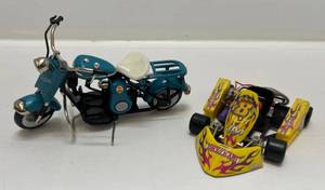 lot 158 image: 6 Die-Cast Cushman Scooter & Miniature Go-Cart