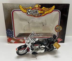lot 165 image: Guiloy 118 Custom Classics Motorcycle (Loose In Original Box)