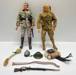 lot 207 image: Vintage Action Figures With Extras