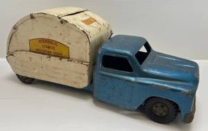 lot 212 image: 1950s Structo Hydraulic Garbage Truck