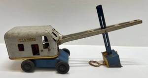 lot 215 image: Vintage 1950s - 60s Wyandotte Construction Company Pressed Steel Steam Shovel