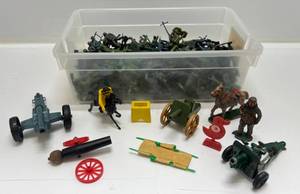 lot 224 image: Vintage Misc. Army Men & More Including WWII Metal Horse & Soldier