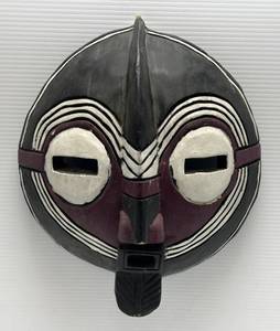 lot 247 image: Vintage Hand Carved Wooden Africa Ghana Mask