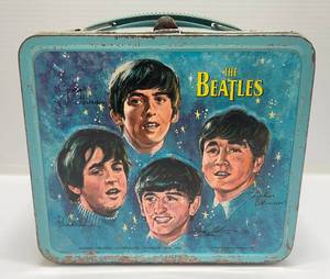 lot 279 image: Original 1965 BEATLES U.S. Aladdin Lunch Box (No Thermos)