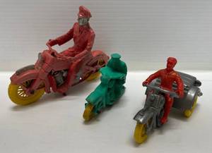 lot 69 image: 6 Auburn Rubber Police Motorcycle, 4 Auburn Rubber Motorcycle & Dimestore Motorcycle