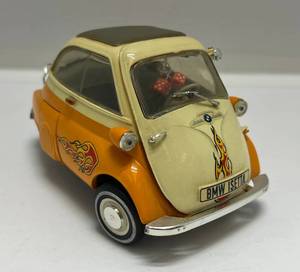 lot 71 image: Revell 118 Scale 1955 BMW Isetta Die-Cast
