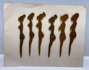 lot 75 image: Mid Century 1960s Cocktail Swizzle Stick Zulu Lulu Set Of Six