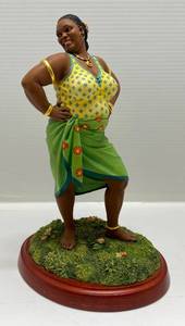 lot 100 image: Vintage Thomas Blackshear Ebony Visions Limited Edition No. 3367  BIG SEXY Retired 12 Figurine