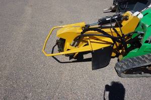 lot 8 image: 2015 Vermeer Model SC30TX Walk Behind Tracked Stump Grinder