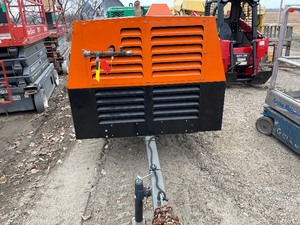 lot 10 image: 2016 Sullivan 185 CFM Tow Behind Air Compressor