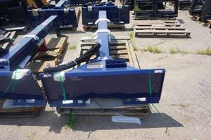 lot 22 image: Brand New Iron Oak Model SMH3030 Universal Mount Bobcat Skid Loader Skid Steer 30 Ton Log Splitter