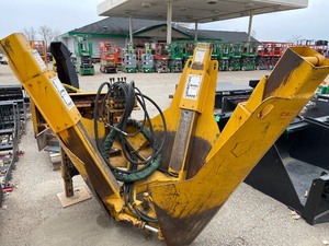 lot 21 image: Dutchman Model 340 Universal Mount Bobcat Skid Loader Skid Steer Hydraulic Tree Spade