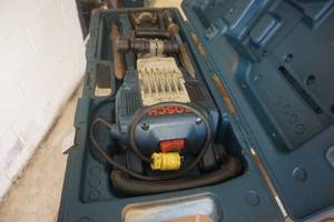 lot 44 image: Bosch Model GSH-16 Electric Jack Hammer With Wheeled Case