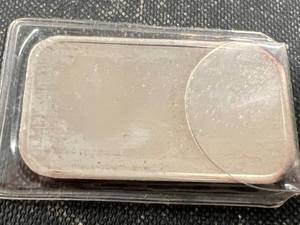 1 TROY OZ .999 FINE SILVER CHRISTMAS 1984 BAR