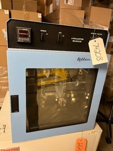 lot 29 image: Robbins Scientific Model 400 Hybridization Incubator - Great Working Condition Guaranteed To Work
