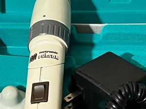 lot 57 image: Metronic Pulsor Handheld Electronic Face Massager with Case and Adapter -&nbspGood Working Condition