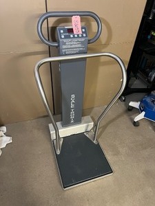 lot 36 image: WOW MSRP $4000 Scale-Tronix 5002 880lb Capacity Digital Battery Operated Mobile Bariactric Scale W Handrails For Obese Patients Who Have A Hard Time Standing On Their Own Or Patients With Balance Issues - Great Working Condition Could Use New Batteries