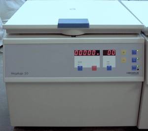 lot 13 image: MSRP $10,000 Heraeus Megafuge 2.0 Universal Refrigerated Tabletop Centrifuge - Good Working Condition Guaranteed To Work