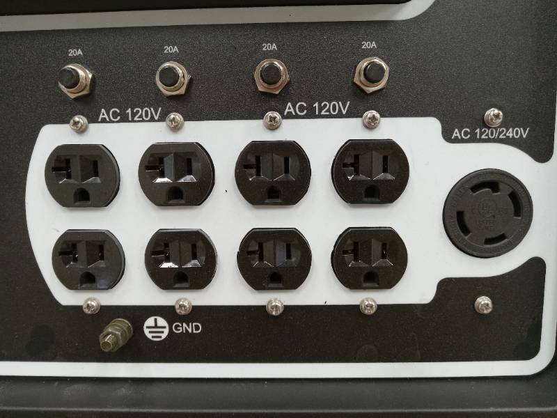 lot 31 image: 7000 watt generator panel part # 712906
