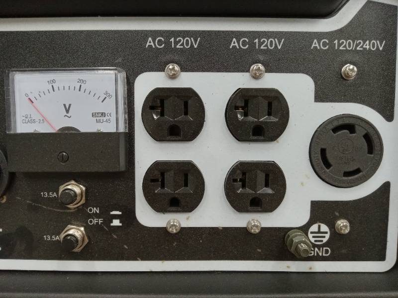 lot 32 image: 4000 watt dual fuel - electric start - part # 797250