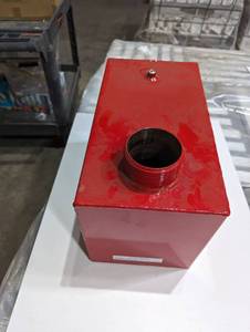 lot 8 image: Northern Tool - 5 Gallon - Fuel Tank - Part #s 782906, 783029, 785575, 786002 - no cover