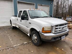 2000 Ford F-350 Dually 4x4 7.3L Diesel with 326,000 Miles- Lower Reserve