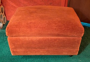 lot 84 image: Vintage Ottoman on Casters