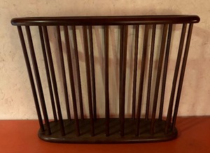 lot 88 image: Vintage Wooden Literature  Magazine  Holder